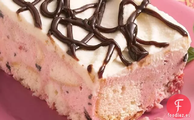Pastel de Helado de Chocolate Blanco con Chispas de Cereza