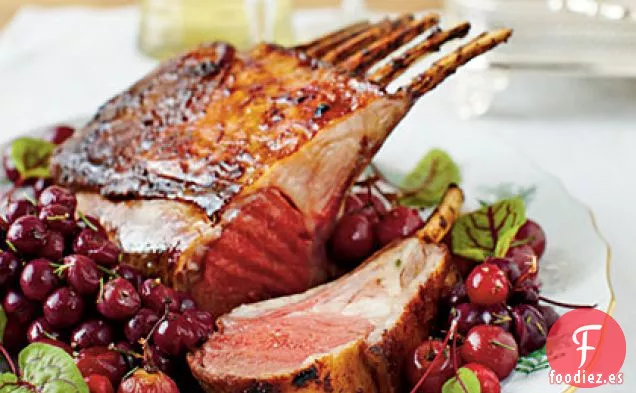 Cordero Glaseado con Miel y Curry con Uvas Asadas y Arándanos Rojos