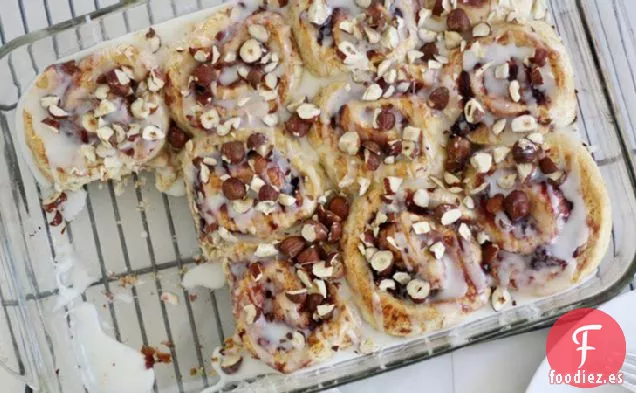 Bollos Dulces de Cereza y Café con Avellanas