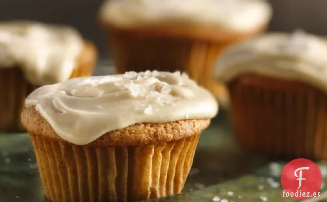 Cupcakes de Manzana con Especias y Glaseado de Caramelo Salado