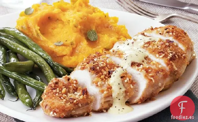 Pollo a la Nuez con Salsa de Crema de Dijon