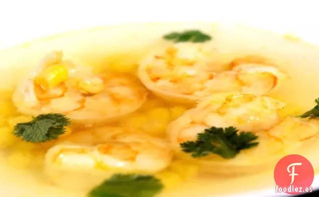 Consomé de Doritos con Camarones, Maíz Ahumado y Cilantro
