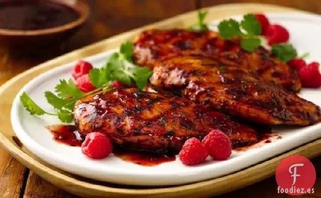 Pollo a la Parrilla con Glaseado de Chipotle de Frambuesa