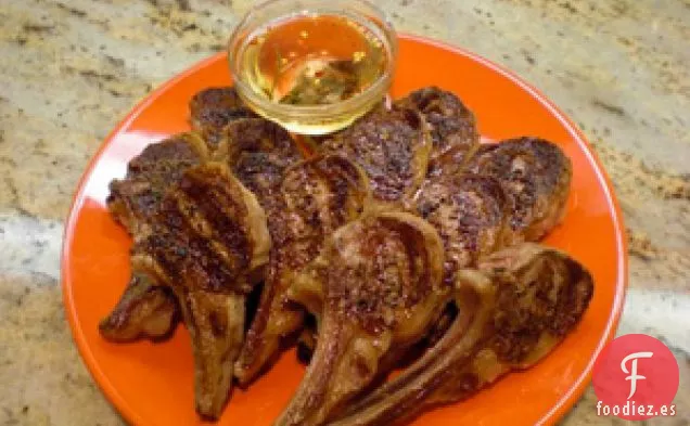 Chuletas De Cordero A La Parrilla Con Salsa De Menta Al Almíbar