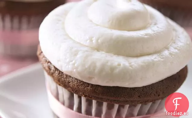 Cupcakes de Chocolate con Glaseado de Trufa Blanca