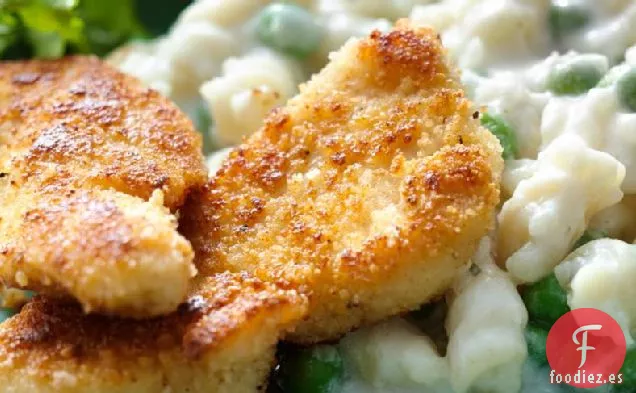 Pollo Crujiente a la Parmesana con Pasta Cremosa de Coliflor