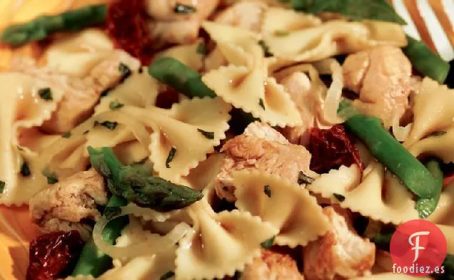 Salteado de Pollo y Pasta