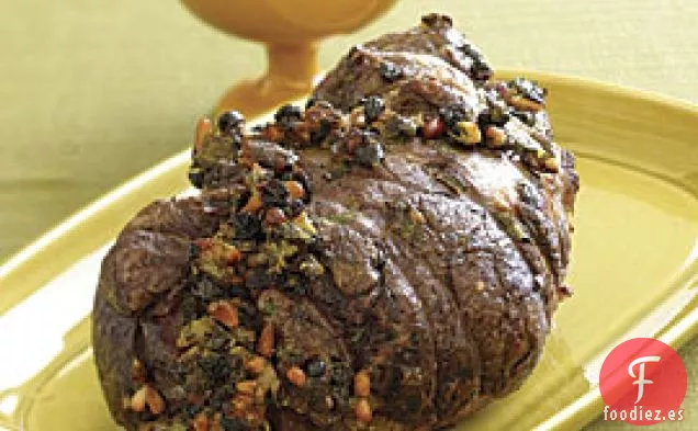 Pierna Deshuesada De Cordero Con Relleno De Menta, Piñones Y Grosellas