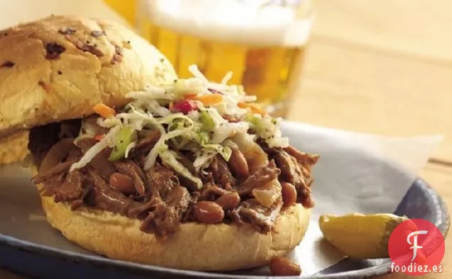 Sándwiches de Frijoles y Carne de Vaquero de Cocción Lenta