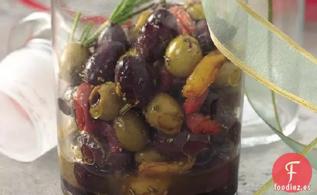 Aceitunas Marinadas con Cítricos y Pimientos Asados