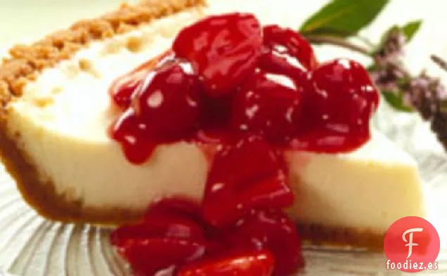 Tarta de Queso de Vainilla con Cobertura de Cereza y Bayas