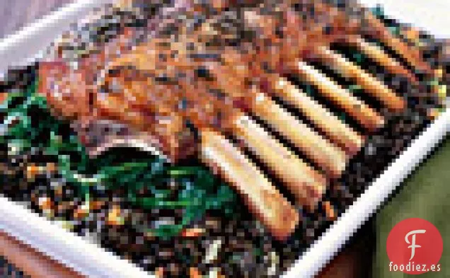 Mini Parrilla De Cordero Con Lentejas Beluga A La Nuez Y Ajo Salteado