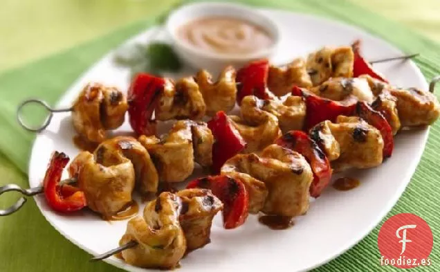 Brochetas de Pollo a la Parrilla con Salsa de Maní Tailandés