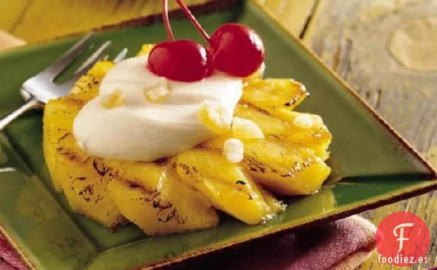 Rodajas de Piña a la Parrilla con Crema de Jengibre
