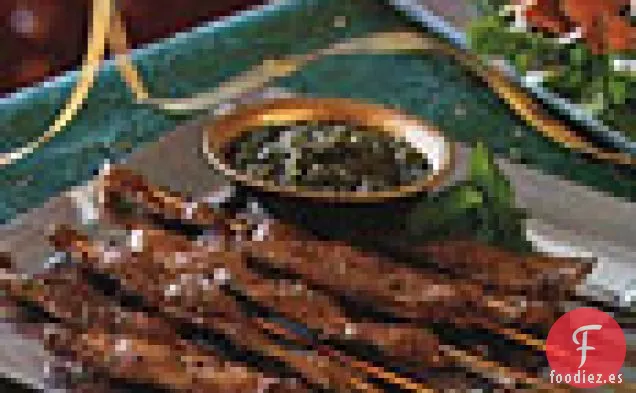 Cordero en Brochetas con Pesto de Almendras y Menta