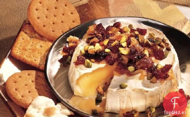Brie con Cebolla Caramelizada, Pistacho y Arándano