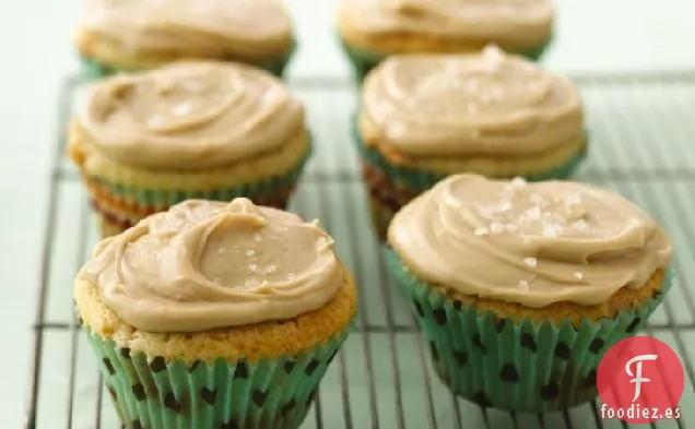 Cupcakes de Caramelo con Glaseado de Caramelo Salado