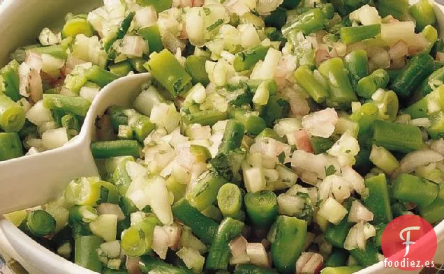 Ensalada Picante de Frijoles y Pepinos