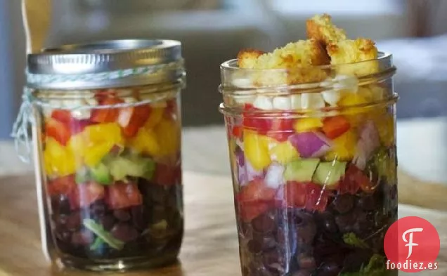 Ensaladas de Pan de Maíz Mexicano en Capas