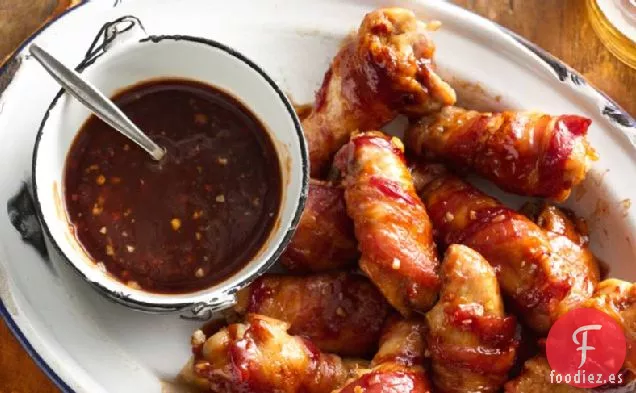 Alitas de Pollo Envueltas en Tocino con Salsa de Barbacoa Bourbon