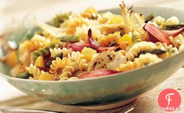 Ensalada de Pasta de Hinojo y Espárragos a la Parrilla (Para 2 personas)