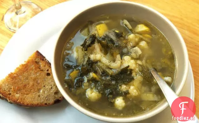 Sopa Minestrone de Gabrielle Hamilton con Sándwiches de Queso a la Parrilla