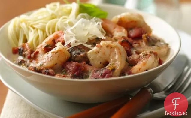 Capellini Cremoso de Tomate Asado al Fuego y Camarones al Pesto