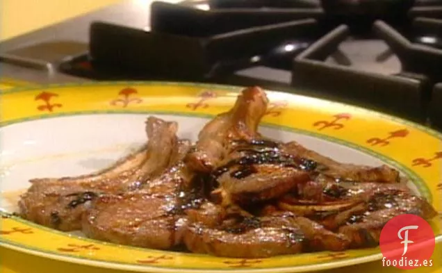 Chuletas de Cordero Asadas a la Parrilla con Reducción Balsámica