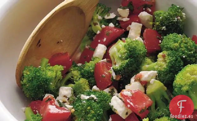 Ensalada de Brócoli, Queso Feta y Tomate