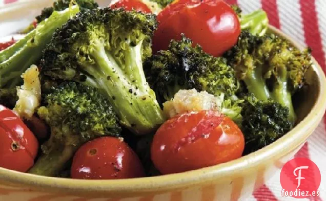 Brócoli con Ajo Asado y Tomates