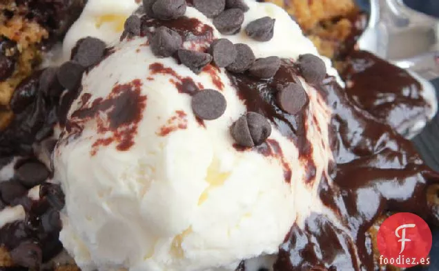 Pastel de Brownie con Chispas de Chocolate de Cocción Lenta