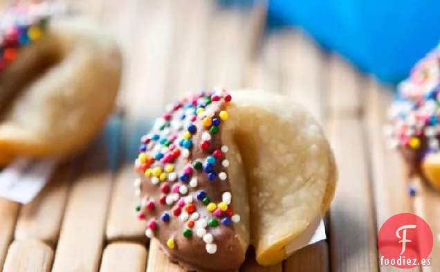 Galletas de la Fortuna Bañadas en Chocolate con Chispas