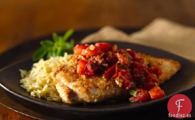 Pollo Empanado con Tomates