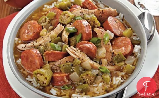 Gumbo de Pollo y Salchicha de Cocción Lenta