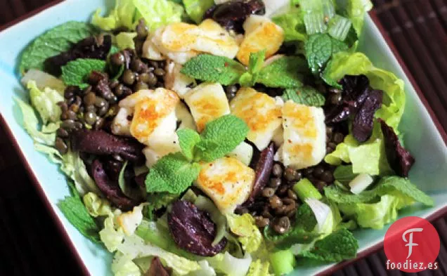 Aceitunas Negras, Halloumi, Menta Y Lechuga