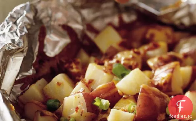 Paquete de Papel de Aluminio de Papas Cheddar Ahumadas a La Parrilla