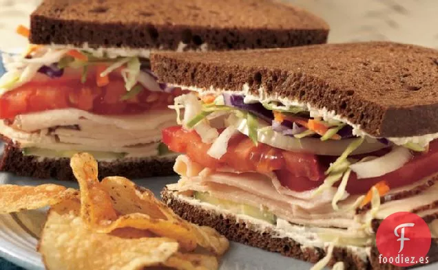 Sándwiches de Pollo, Verduras y Queso Crema