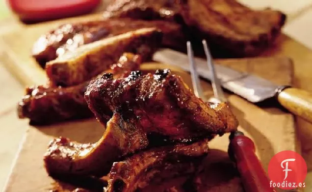 Costillas de Bebé a la Parrilla con Salsa Picante de Barbacoa