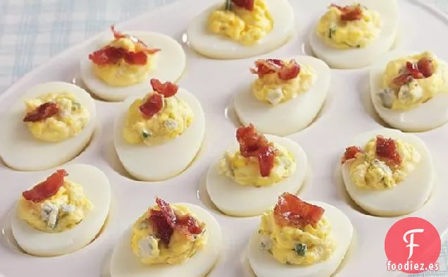 Huevos Rellenos de Tocino con Queso Azul