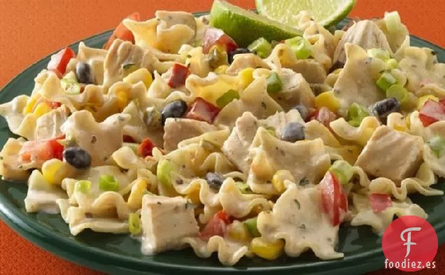 Ensalada de Pollo y Pasta con Chipotle Ranch