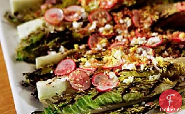 Romaine A La Parrilla Con Rábanos, Huevos Duros Y Bre Tostado
