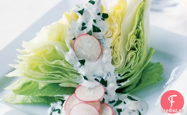 Cuñas Iceberg con Aderezo de Queso Azul