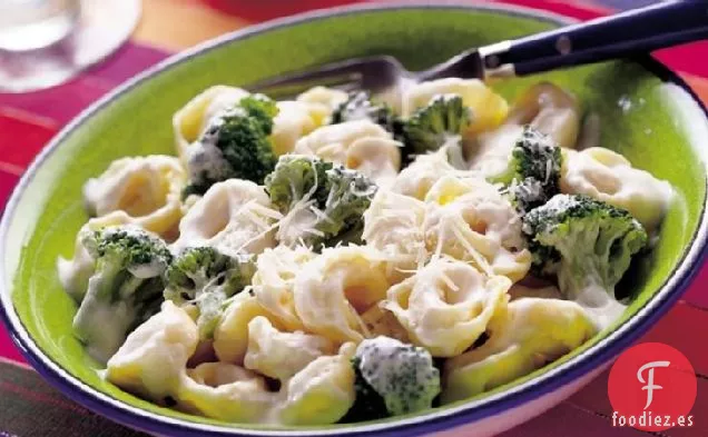 Brócoli y Tortellini Alfredo