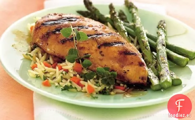 Pollo a la Parrilla con Salsa de Orégano y Melocotón