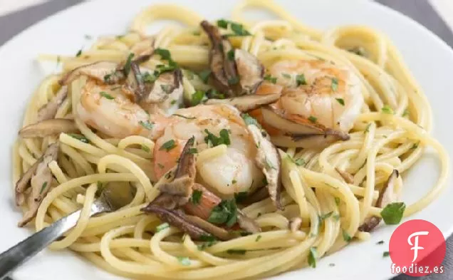 Camarones y Pasta con Champiñones