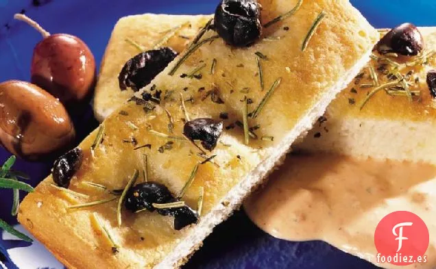 Focaccia de Oliva con Salsa de Pimiento Asado
