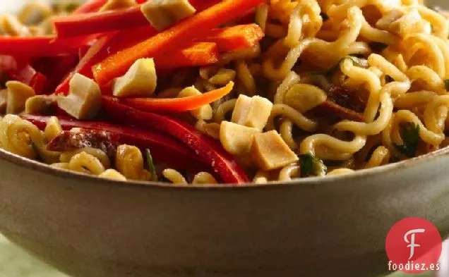 Tazones de Fideos de Maní Chipotle