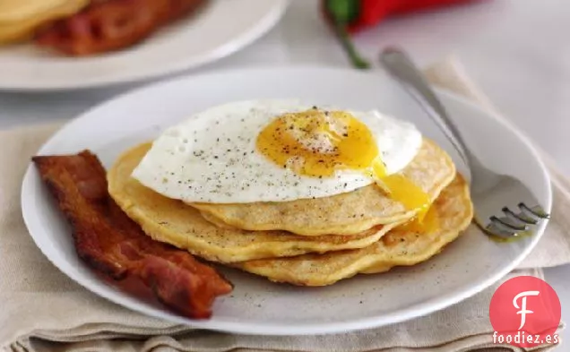 Pancakes de Tocino y Chile Rojo
