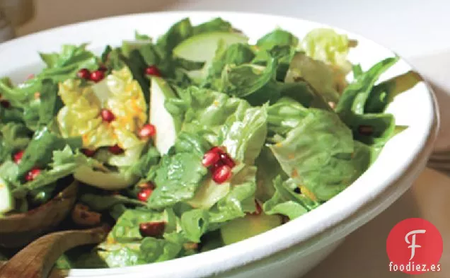 Ensalada De Lechuga Escarola Y Mantequilla Con Semillas De Granada Y Ha