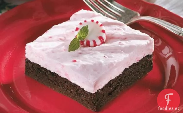 Postre Cremoso de Brownie Cubierto de Menta